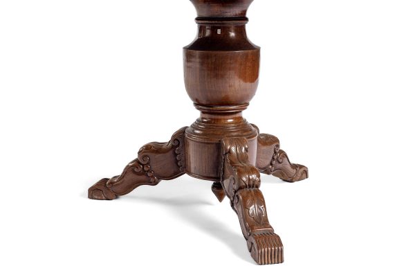 Antique pedestal table with delicately carved claw feet and Raffles edging - Image 2